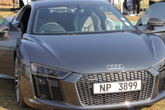 Audi R8 Front
