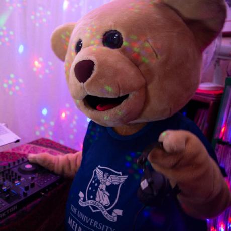 Kenchen Kenchen - Vintage Wallpaper Collection - Mobile Quality