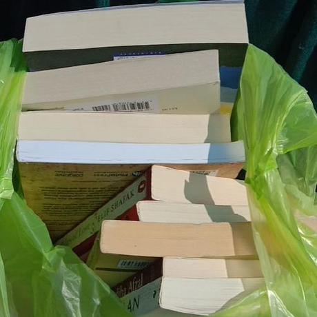 Niz Medium - 8K Gradient Textures for Desktop