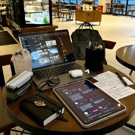 Honesthari Haripriya Github - Download Stunning Gradient Photo | HD