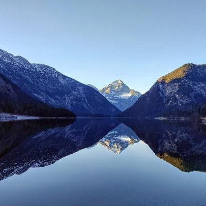 Github Moddyz Mat - Premium Mountain Image Gallery - Mobile