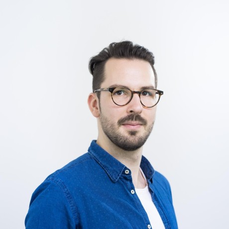 Hendrik Makait Github Linkedin Twitter - Professional Gradient Image - Retina