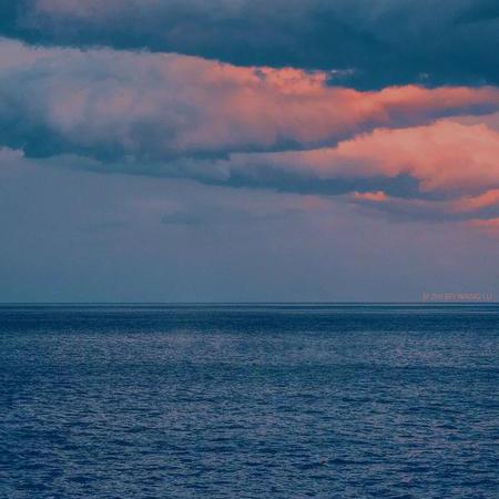 Afternoon Walk Gray Motion Github - Ocean Patterns - Ultra HD 8K Collection