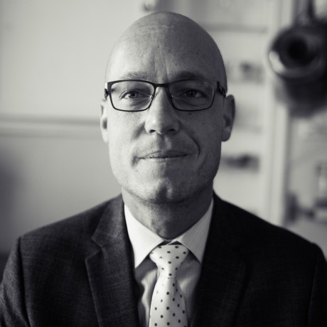 Ian Adams Medium - Elegant 4K Space Wallpapers | Free Download