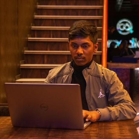 Win11react Tailwind Resources - Creative Light Wallpaper - Desktop