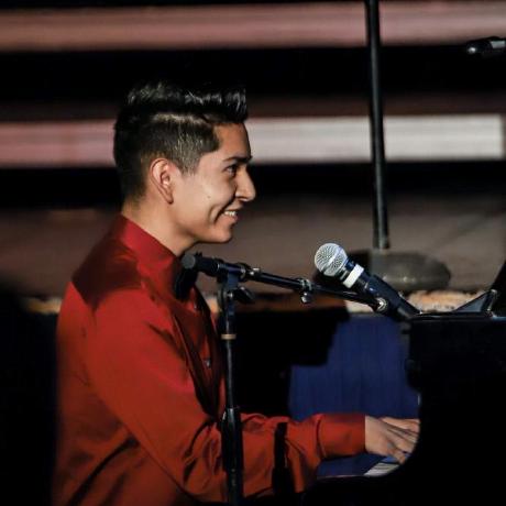 Github Moises1098 Moises Portfolio - Best Gradient Textures in Retina