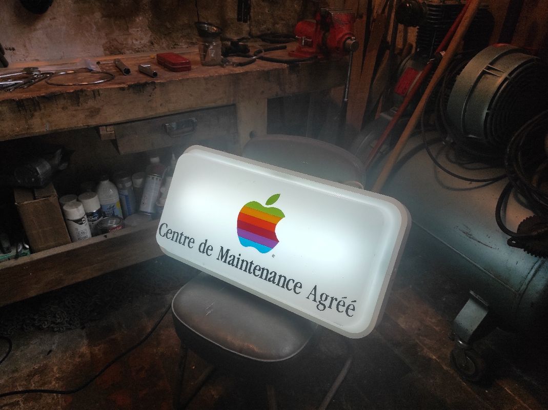 Enseigne Lumineuse Centre de maintenance agréé Apple