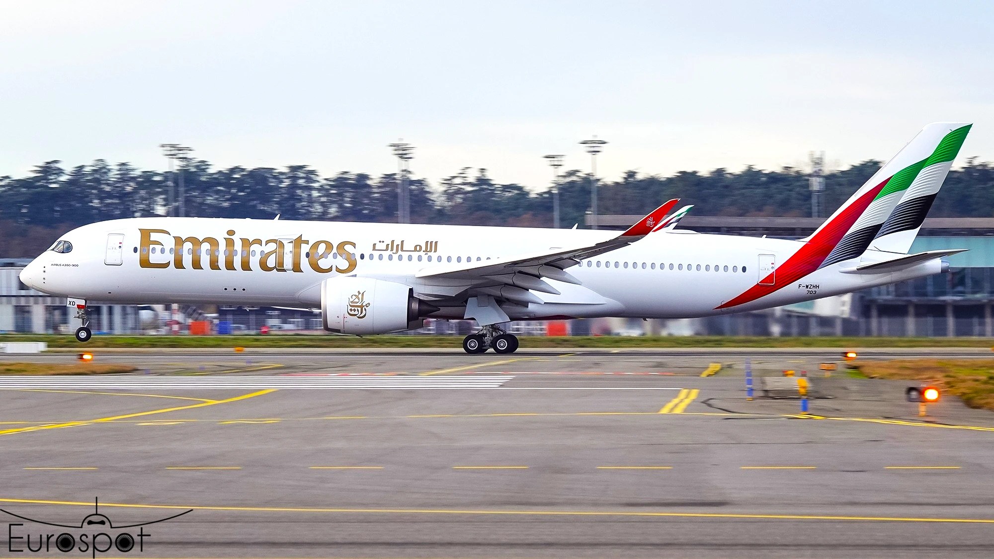 Emirates to Order Airbus A350-1000? Boeing 777X Delays & Engine Concerns (2025)