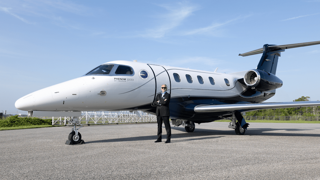Embraer Phenom 300EV becomes first light business jet certified with Autoland