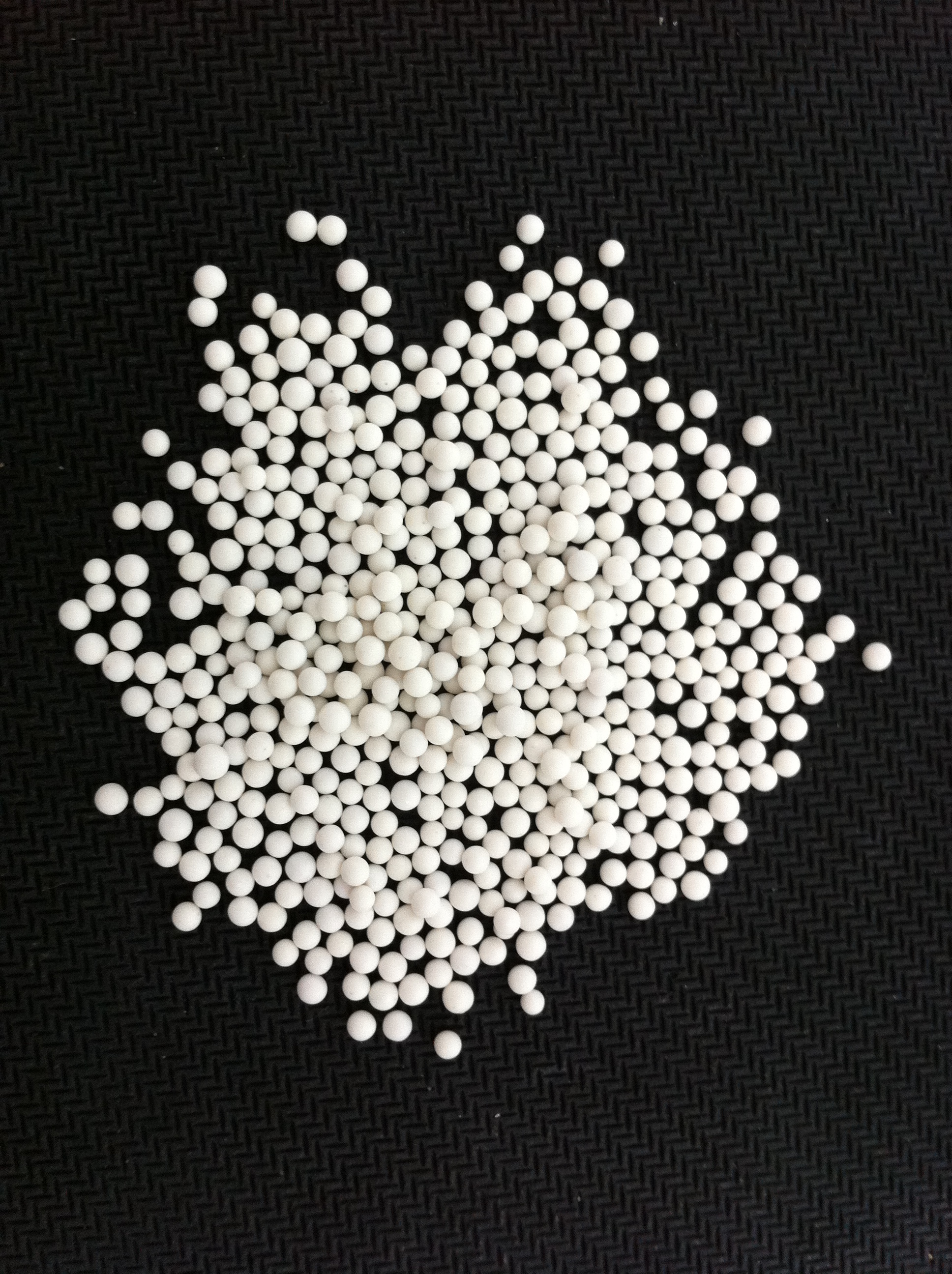 Alumina grinding beads