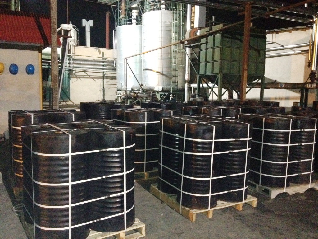 Bitumen in drums