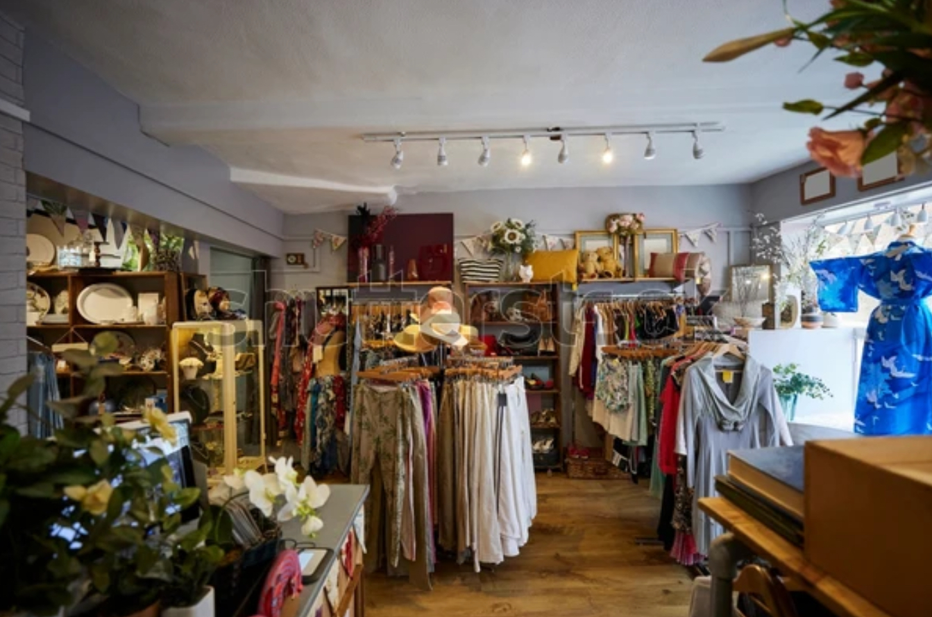 Where to Find and Style Vintage and Thrifted Home Decor