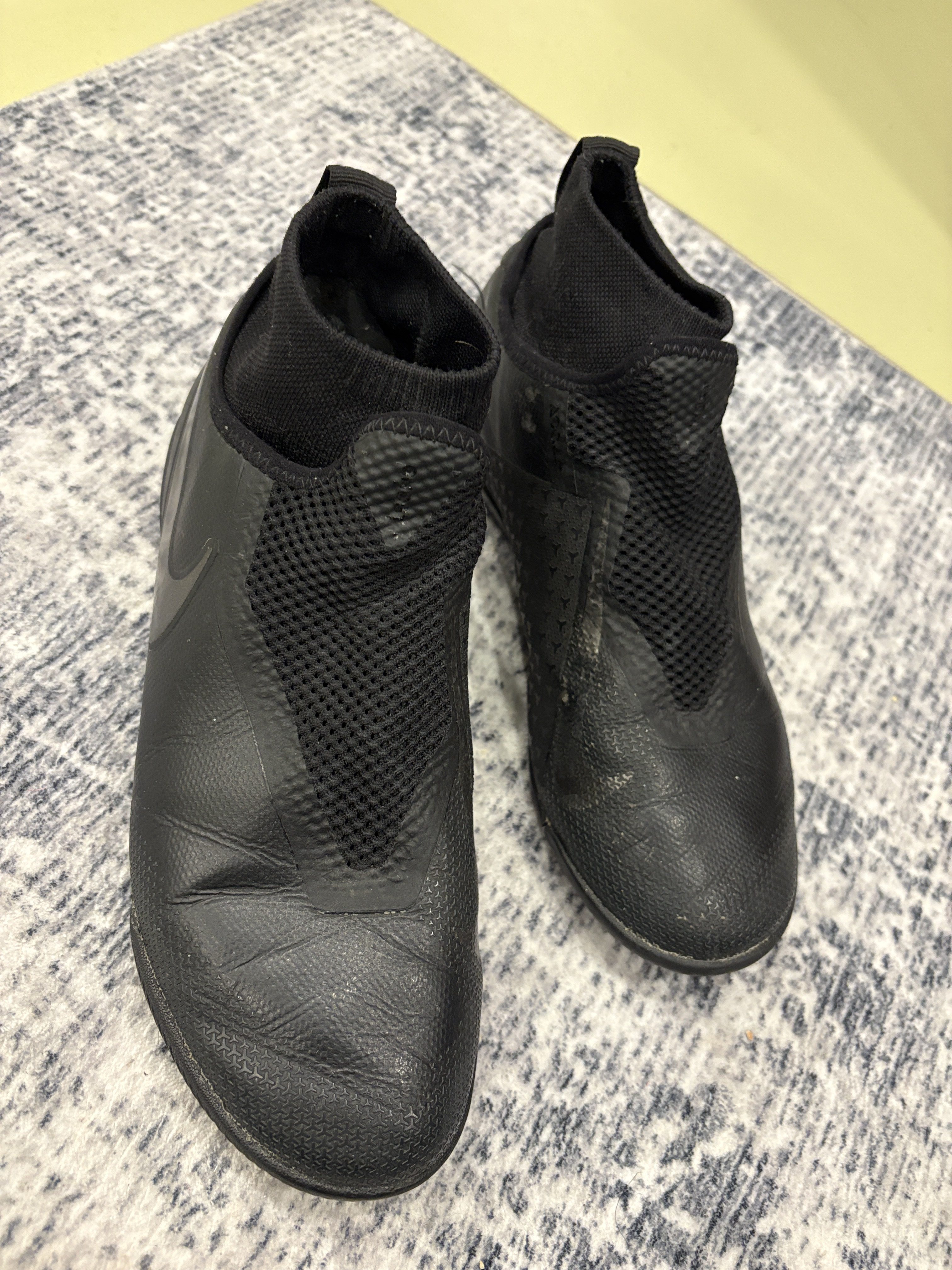 Nike Phantom Soocer Shoe from Goodwill bins haul”