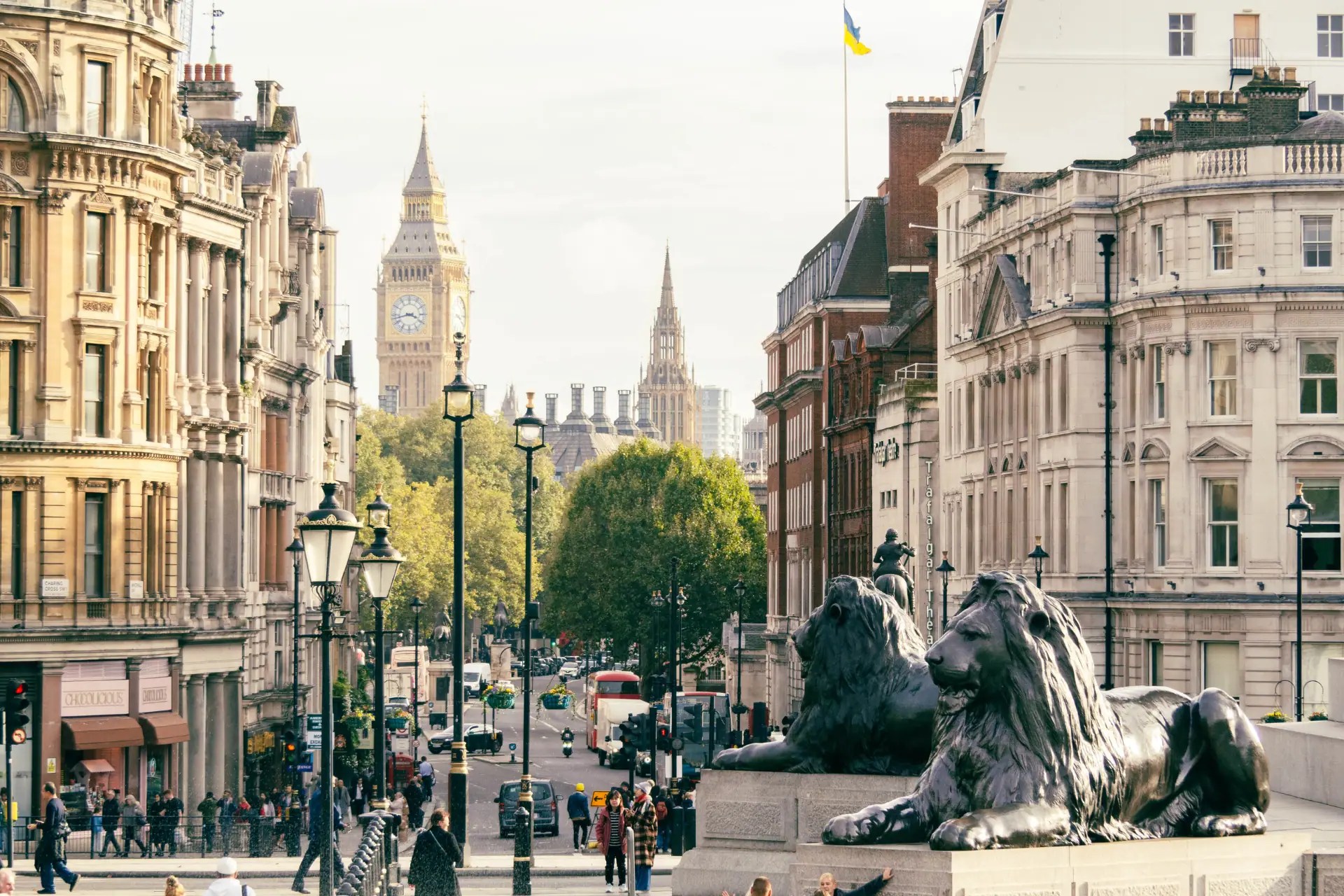 1 Day in London Trafalgar Square