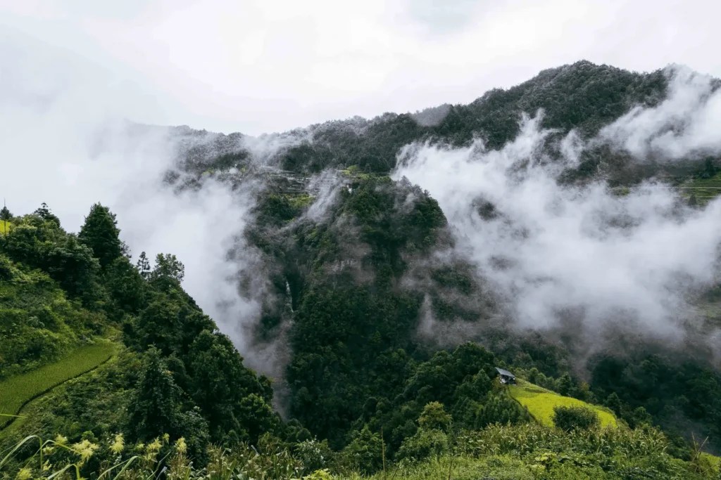 Xiangshuiyan Waterfall