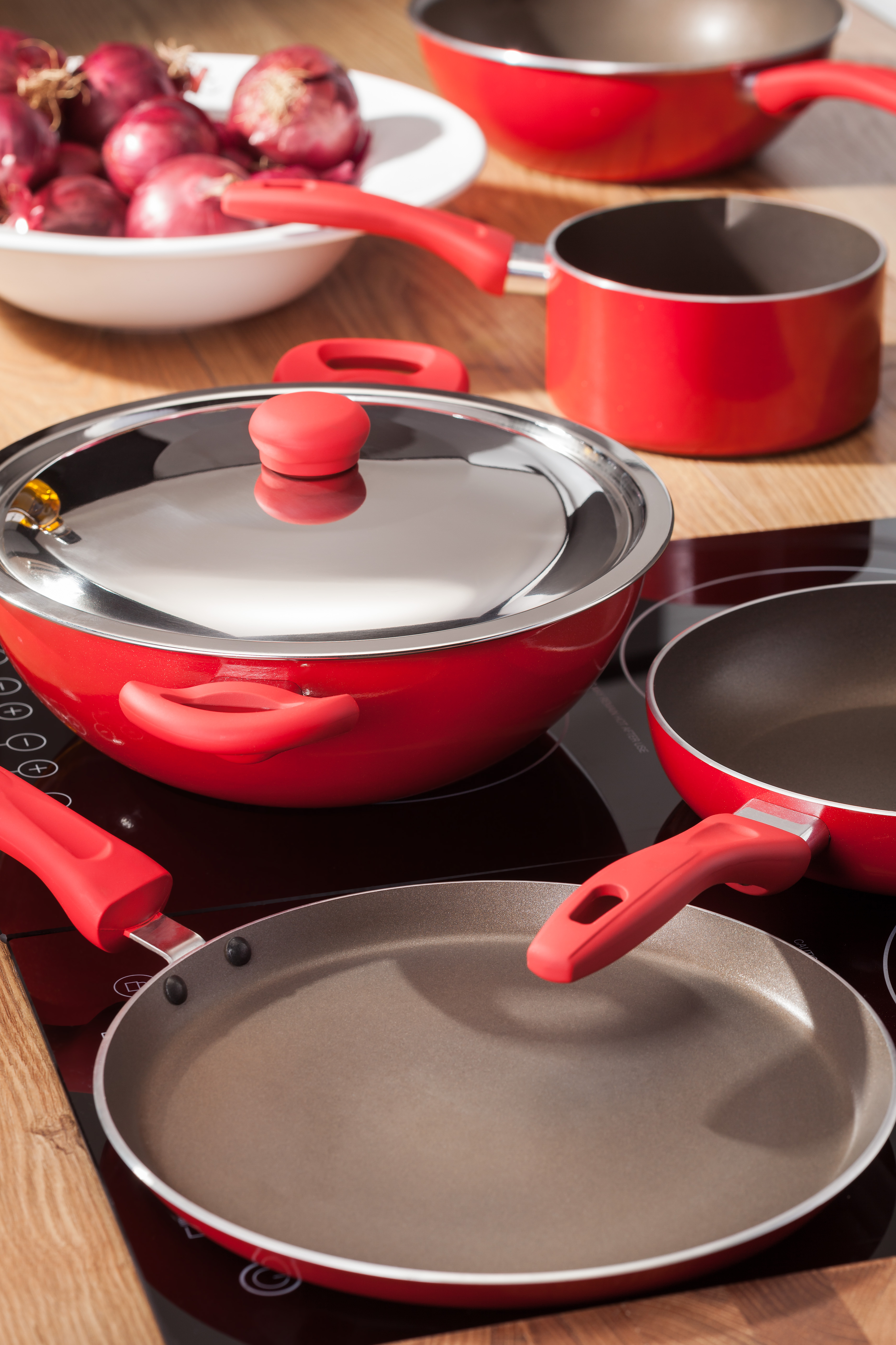 Judge Radiant Cookware