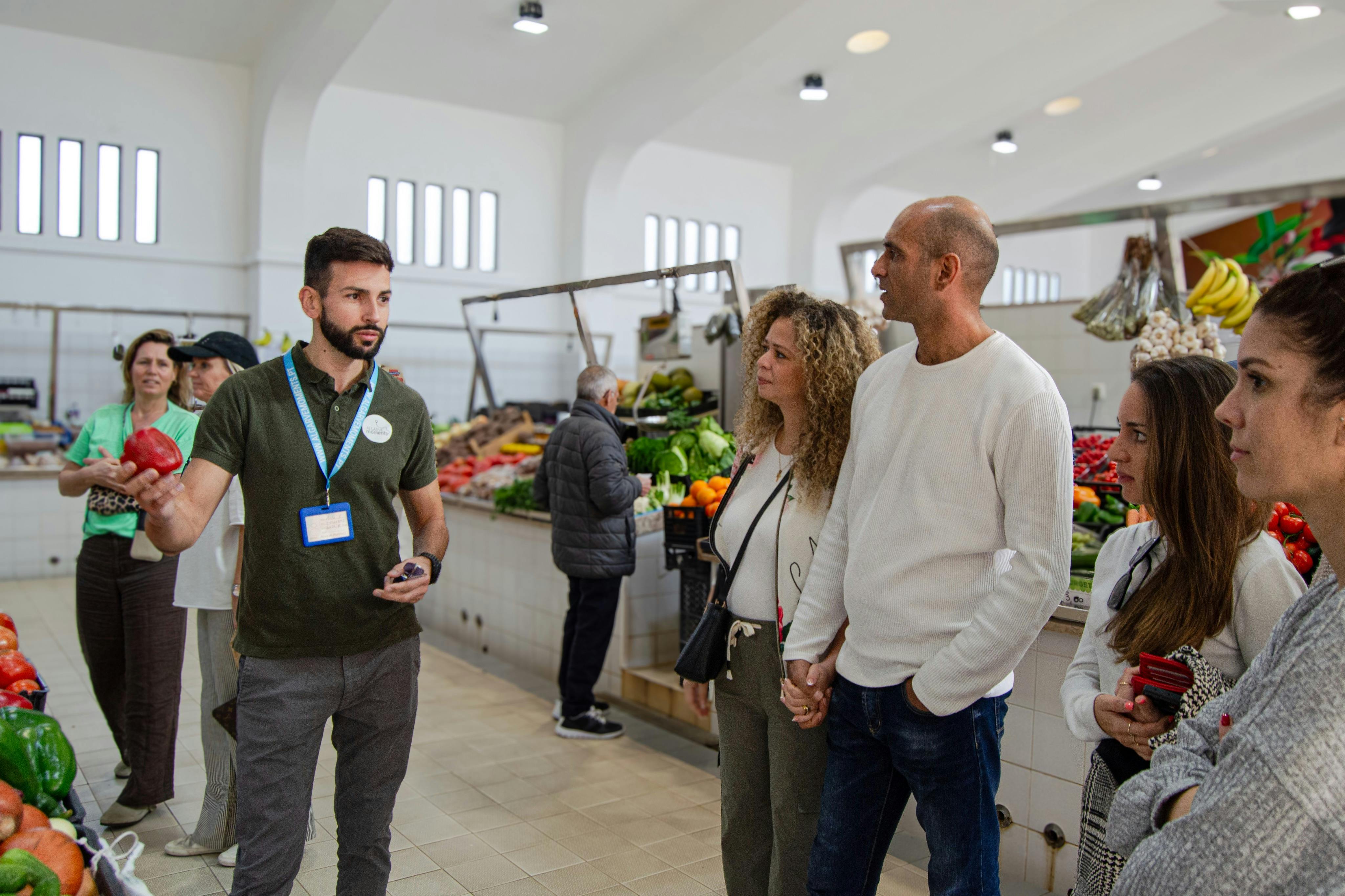 Albufeira: Guided Food Tour + Roundtrip Transportation