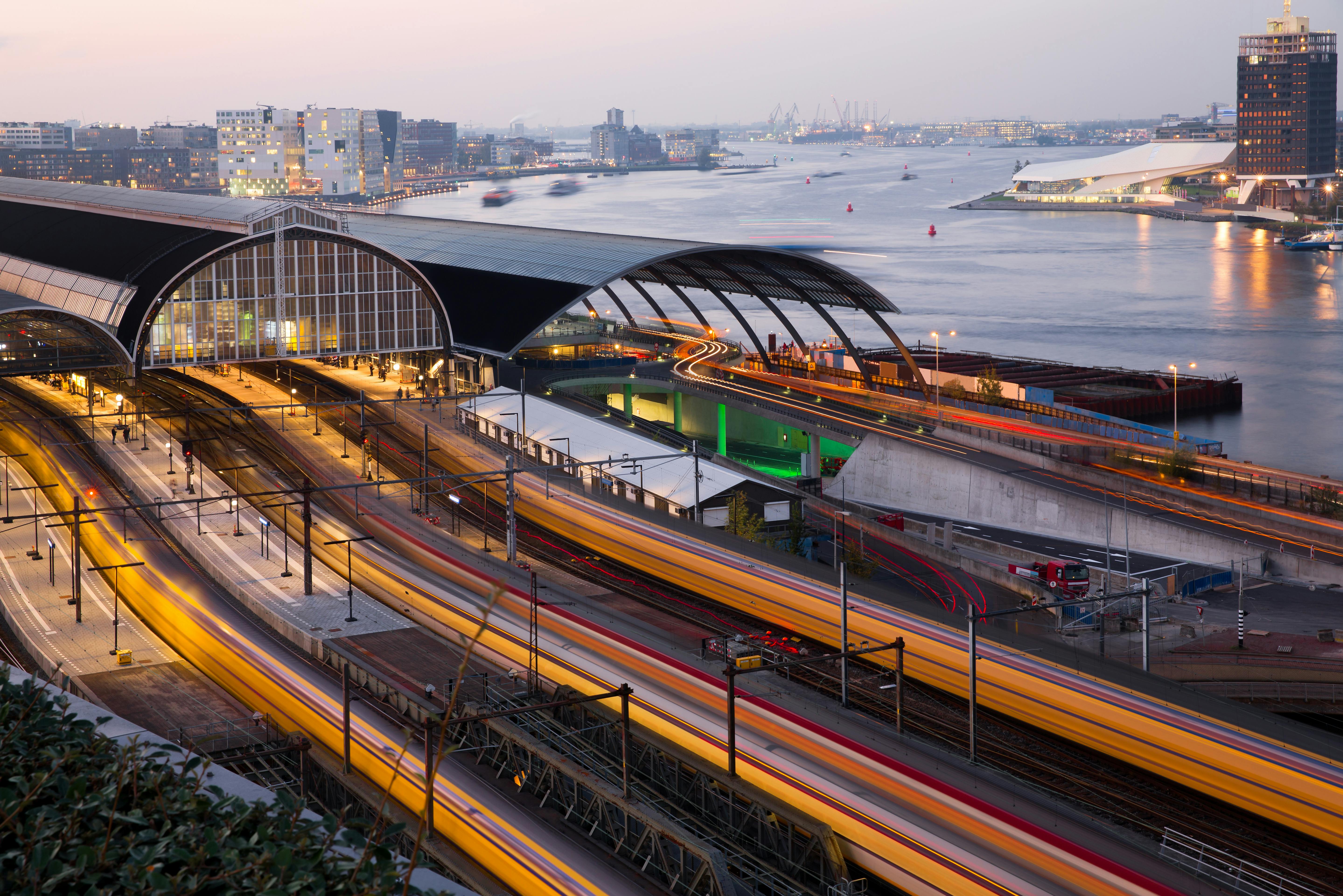 Bewertungen, hotelbilder & top angebote: Amsterdam Central Station