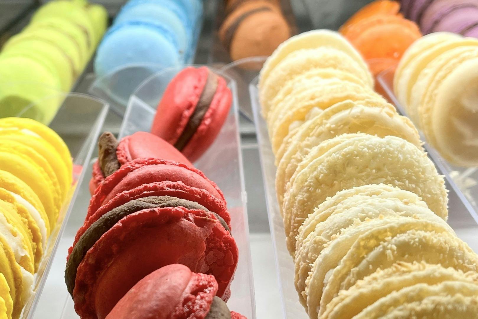 Delicious desserts and macarons 