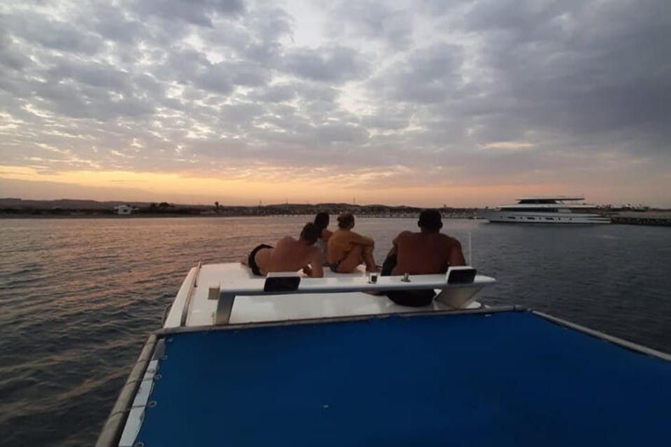 Find Dugong: Private Speedboat