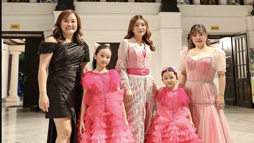 Sarwendah Bangga Lihat Anak-anaknya Tampil Pede Jadi Model