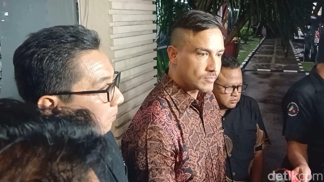 Hamish Daud Mau Lapor Soal Pencemaran Nama Baik