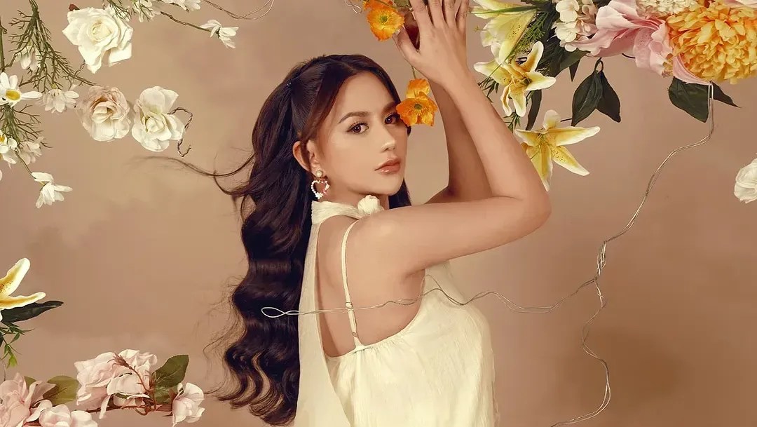 Bunga Tiara Ingin Menginspirasi Banyak Perempuan Lewat Single Menjadi Aku