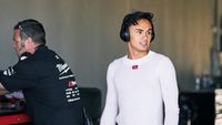 Pembalap Berdarah Indonesia Luis Leeds Menangi Balap Formula