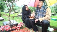 Pada video berdurasi delapan menit lebih itu, youtuber berhijab ini menceritakan bagaimana perjalanan kariernya ketika menjadi selebgram hingga . 6 Kehebohan Yang Pernah Dibuat Ria Ricis Sebelum Pamit Dari Youtube