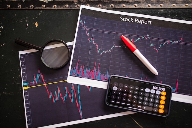 Stock chart showing a bullish trend, confirming the Dow Theory buy signal, signaling potential gains ahead in the stock market.