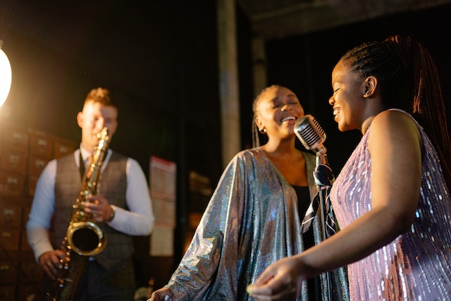 Jazz Musicians' Improvisation - Seizing Opportunities