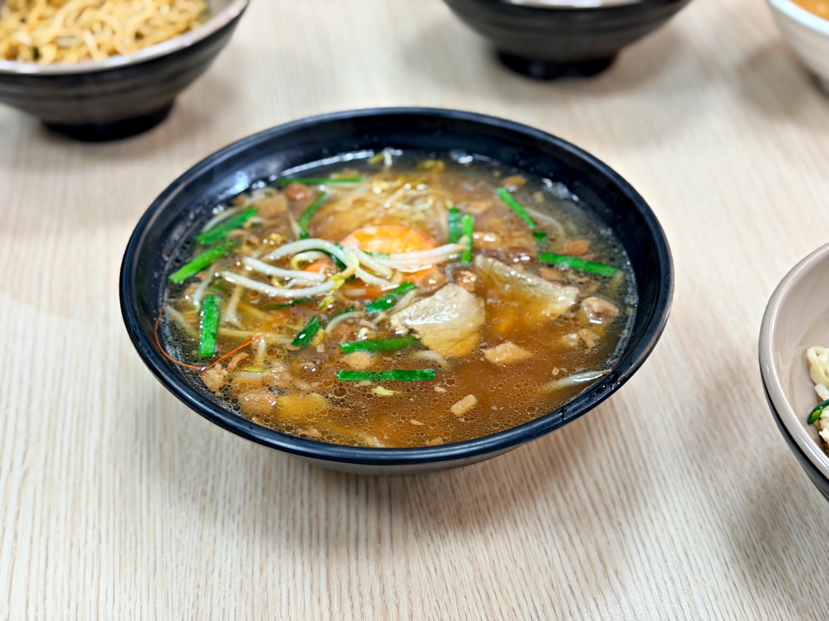 台南永康在地人激推！【拾麵拾光】隱身國華街巷弄的極簡美學，肉燥與麵食的極致靈魂