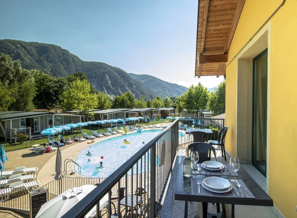 That's a huge part of the allure of a swimming pool. Glamping Il Borgo Delle Arti Travea Com