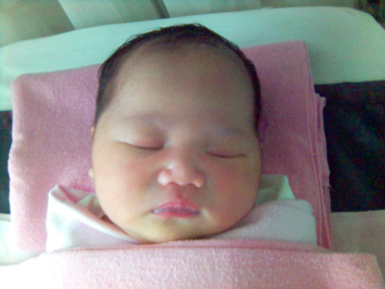 Free Gambar Ikmal Bayi Baru Lahir Lucu Dan Menggemaskan Youtube Terkeren oleh Lampunghits.com