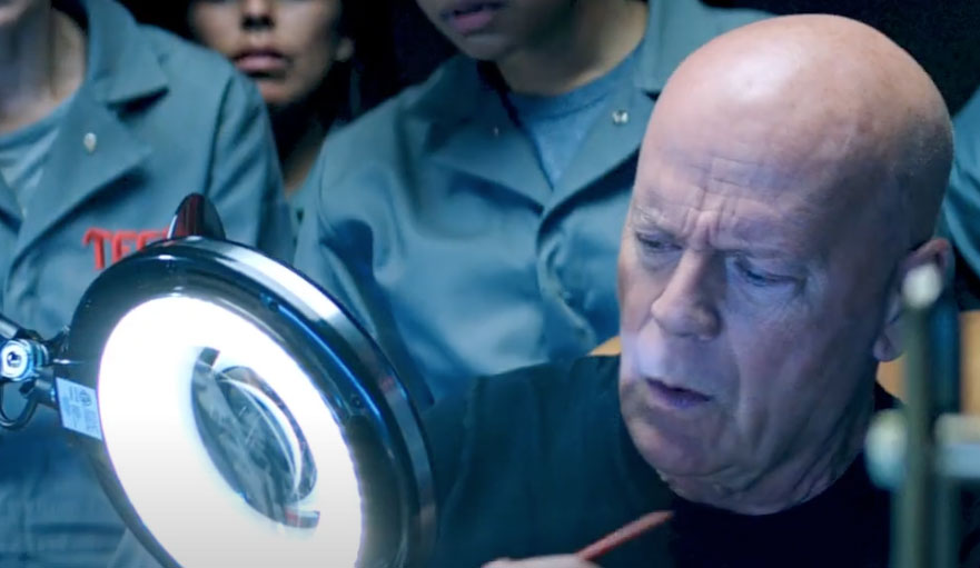 Tecate y Bruce Willis lanzan una campaña increíble