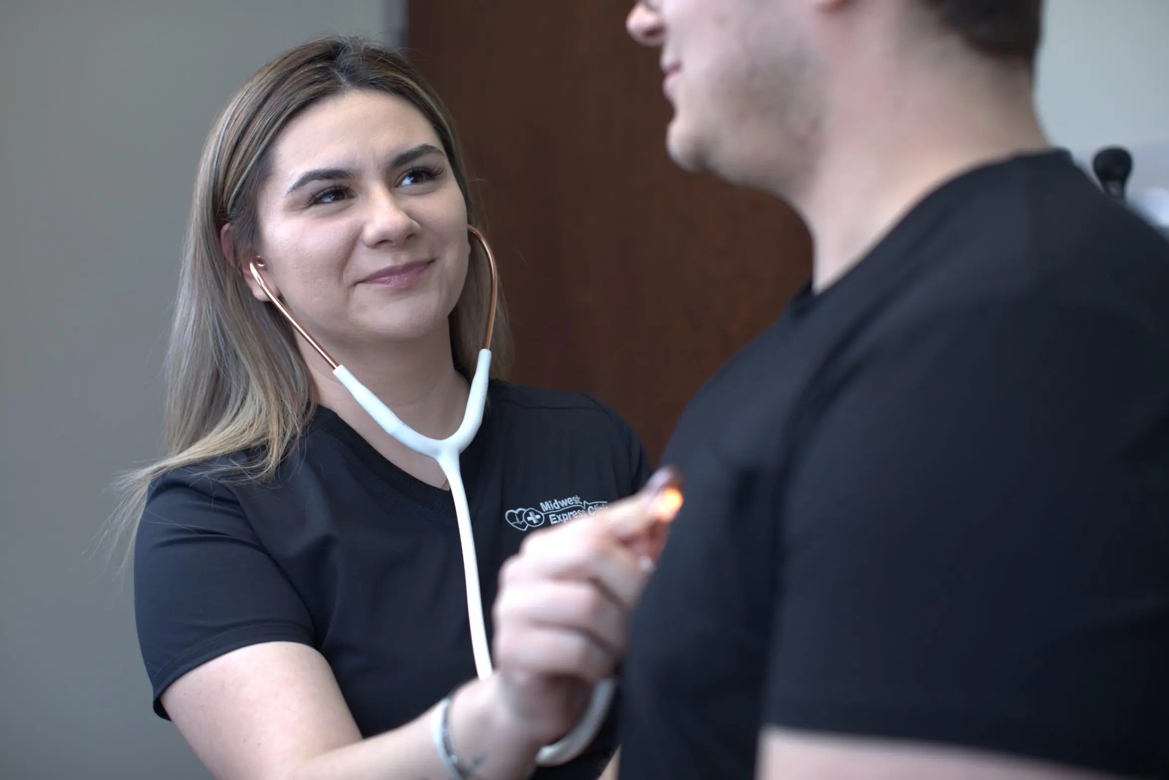 Danielle Keller Nurse Practitioner Midwest Express Clinic Linkedin - Download High Quality Gradient Illustration | High Resolution