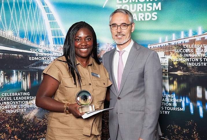 2024 Edmonton Tourism Awards Business Event Of The - Dark Photo Collection - Mobile Quality