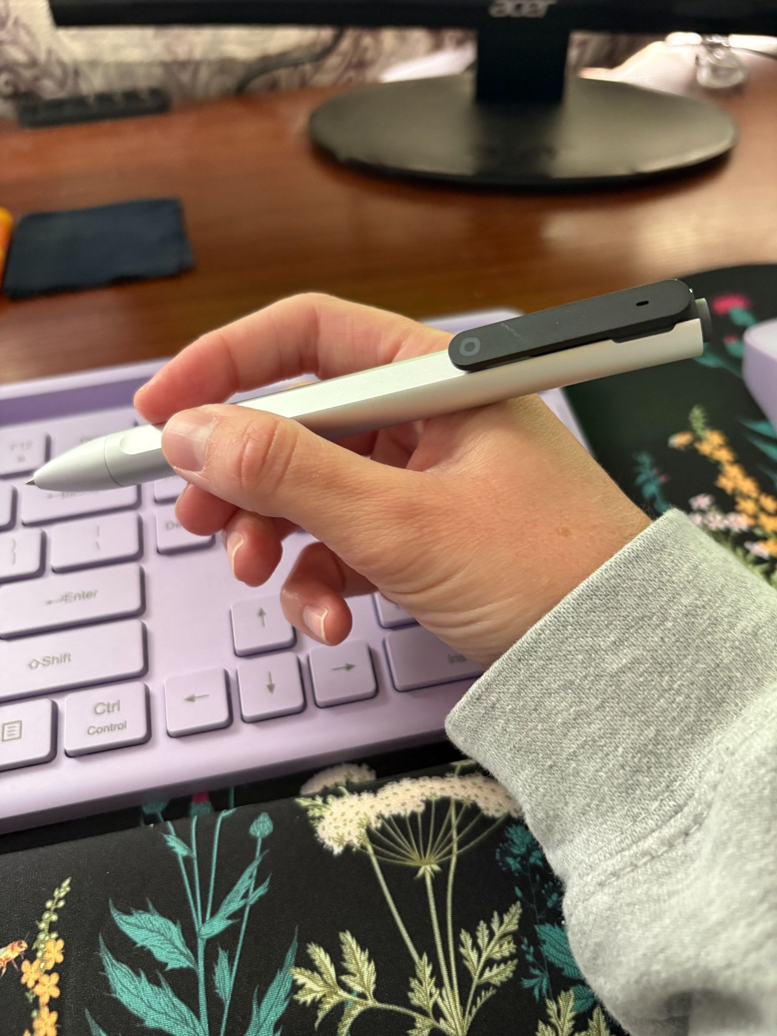 I tried an AI pen, and suddenly I forgot how to talk
