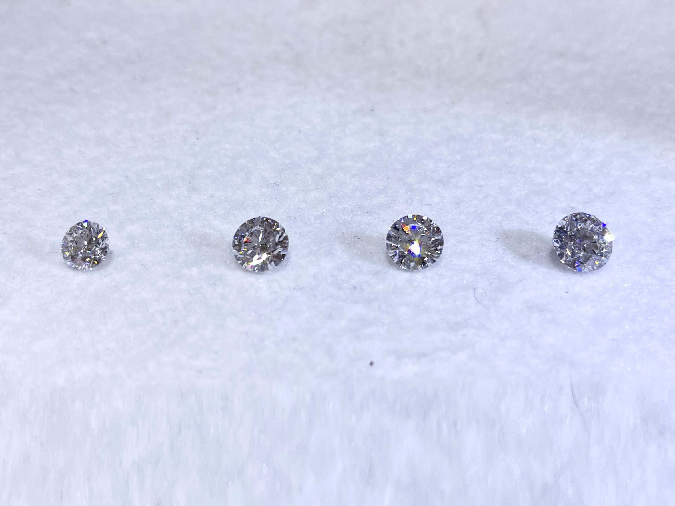 You need upgrade your browser to see the globe. We like to appreciate our diamonds without distractions