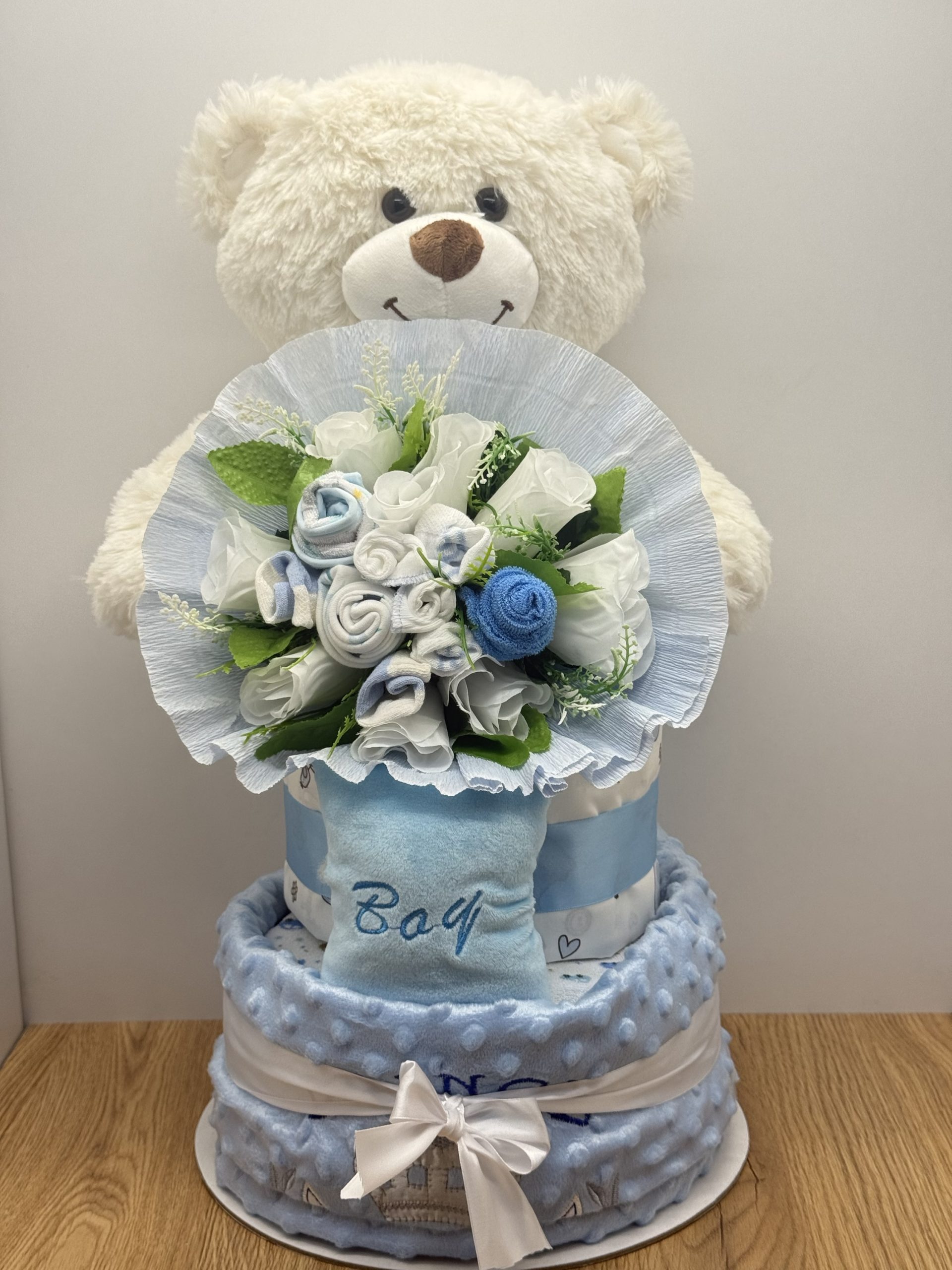 Diaper Cake διόροφο με ανθοδέσμη Baby Baskets Δώρα για νεογέννητα