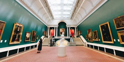 Free things to do in Dublin: visitors exploring an art gallery