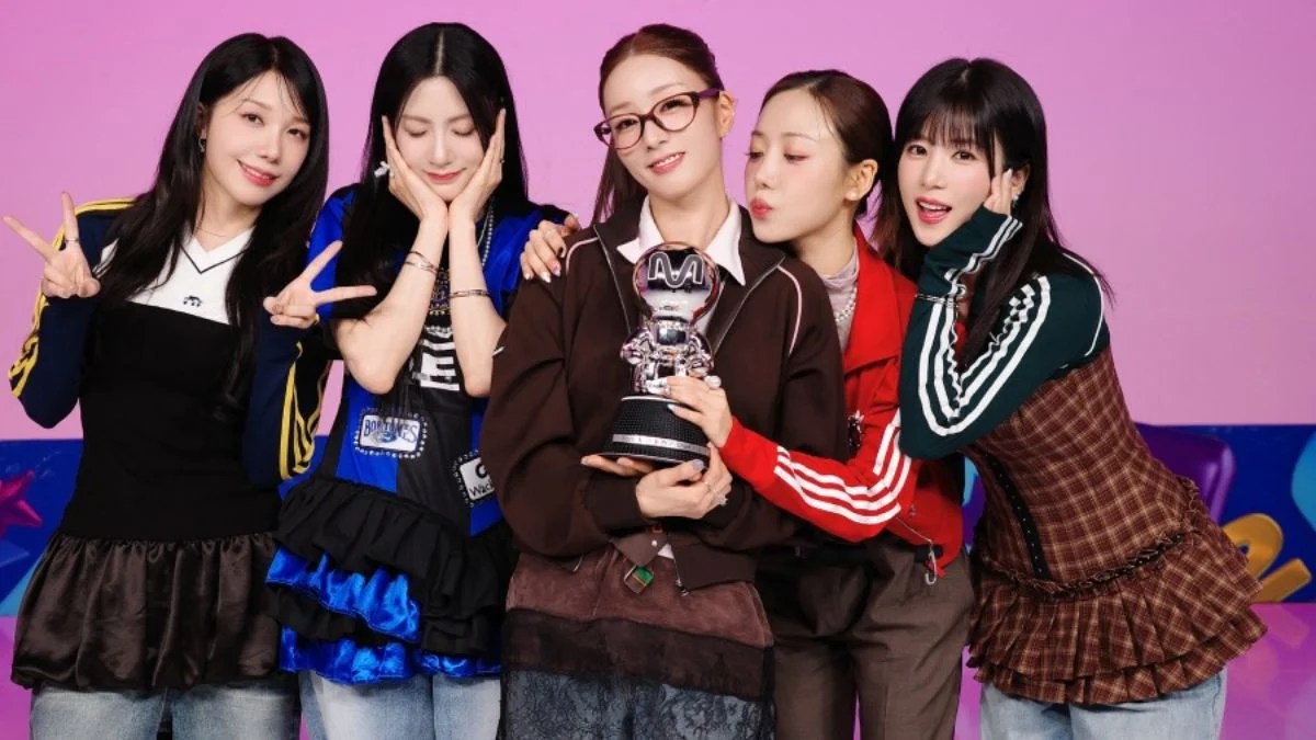 KISS OF LIFE Signals a New Chapter With “Guess the Next Era”