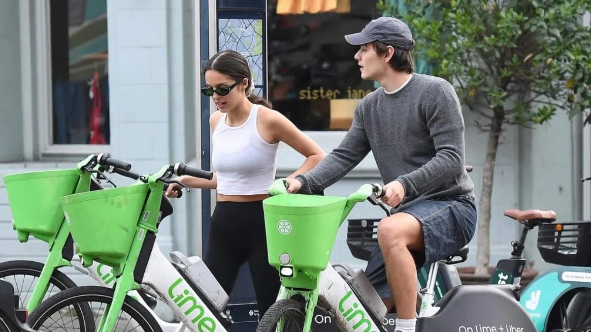 Olivia Rodrigo’s Brooklyn PDA With Julian Croonenberghs Changes Everything—Have They Just Confirmed Their Romance?