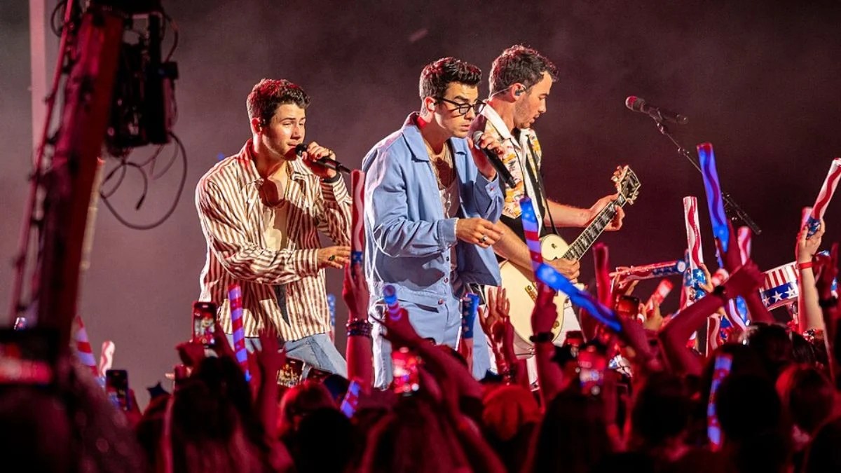 Jonas Brothers Kick Off ‘Burning Up Tour All Over Again’ at Madison Square Garden with Nostalgic 2008 Setlist and New Music Debut