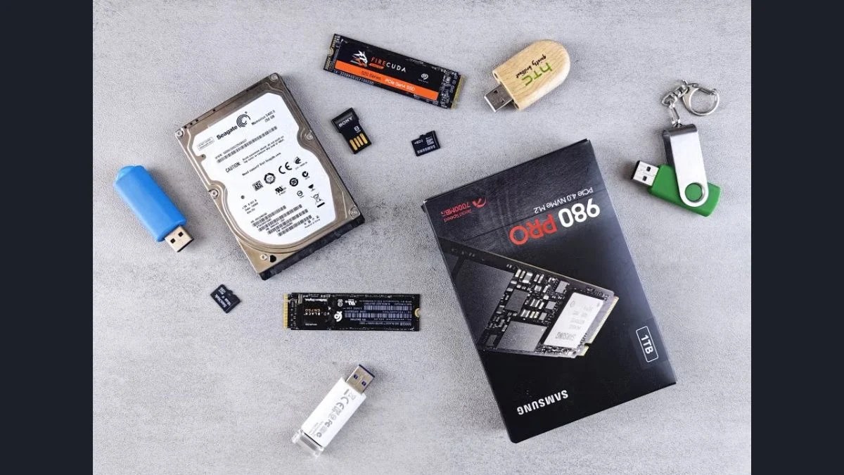 $30 Flea-Market PC Card Hid Three Samsung 980 Pro SSDs Worth Up to $1,500