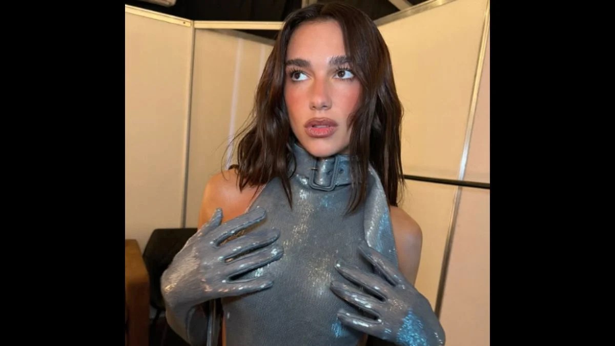 Gen Z’s ‘Boob Rest’ Pose Goes Viral: Why Celebrities Are Swapping the Millennial Teapot
