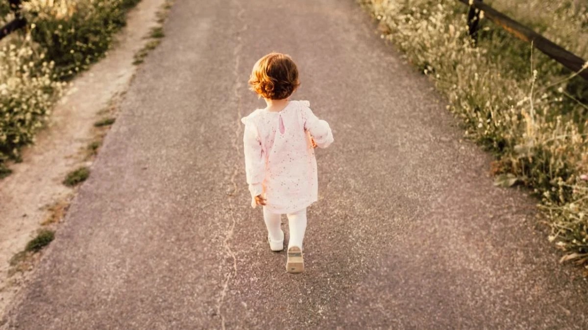 Virginia Mom Convicted After Letting 5-Year-Old Walk Alone to Pond: The Case Sparking a Childhood Independence Debate