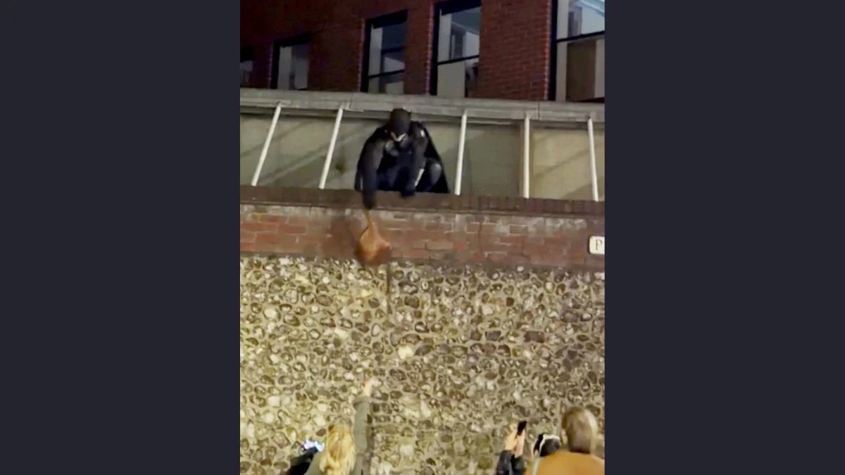 Batman in Norwich Chases Suspected Thief and Recovers Stolen Handbag From Cathedral Wall