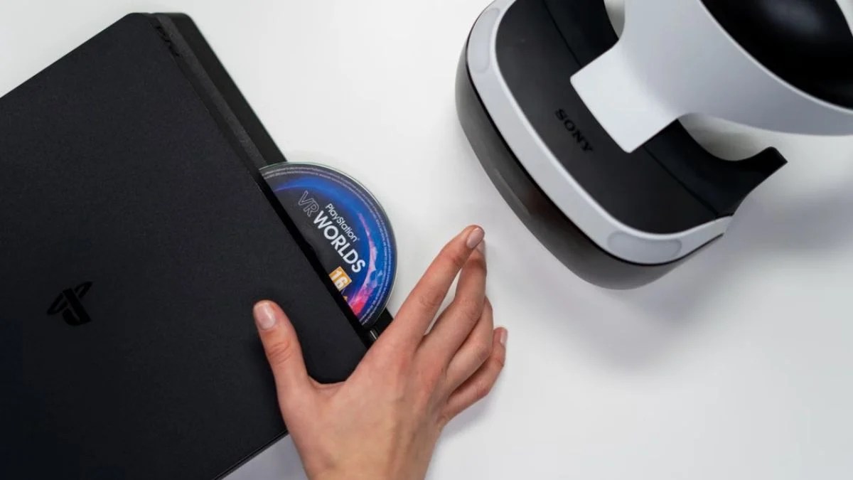 PlayStation Physical Games Could Get a Lifeline as Sony Reportedly Polls Developers on 2028 Disc Cutoff