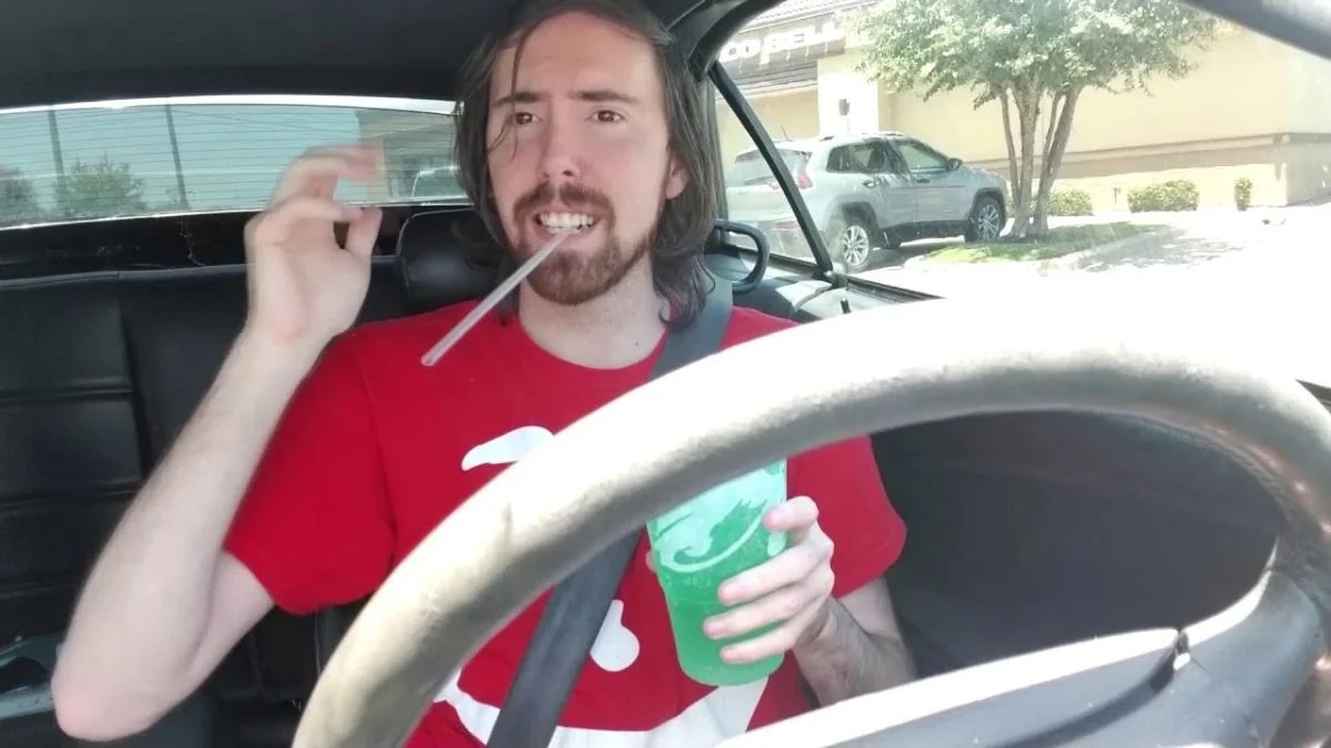 Asmongold Reveals Years Without Brushing His Teeth Contributed to Severe Dental Problems